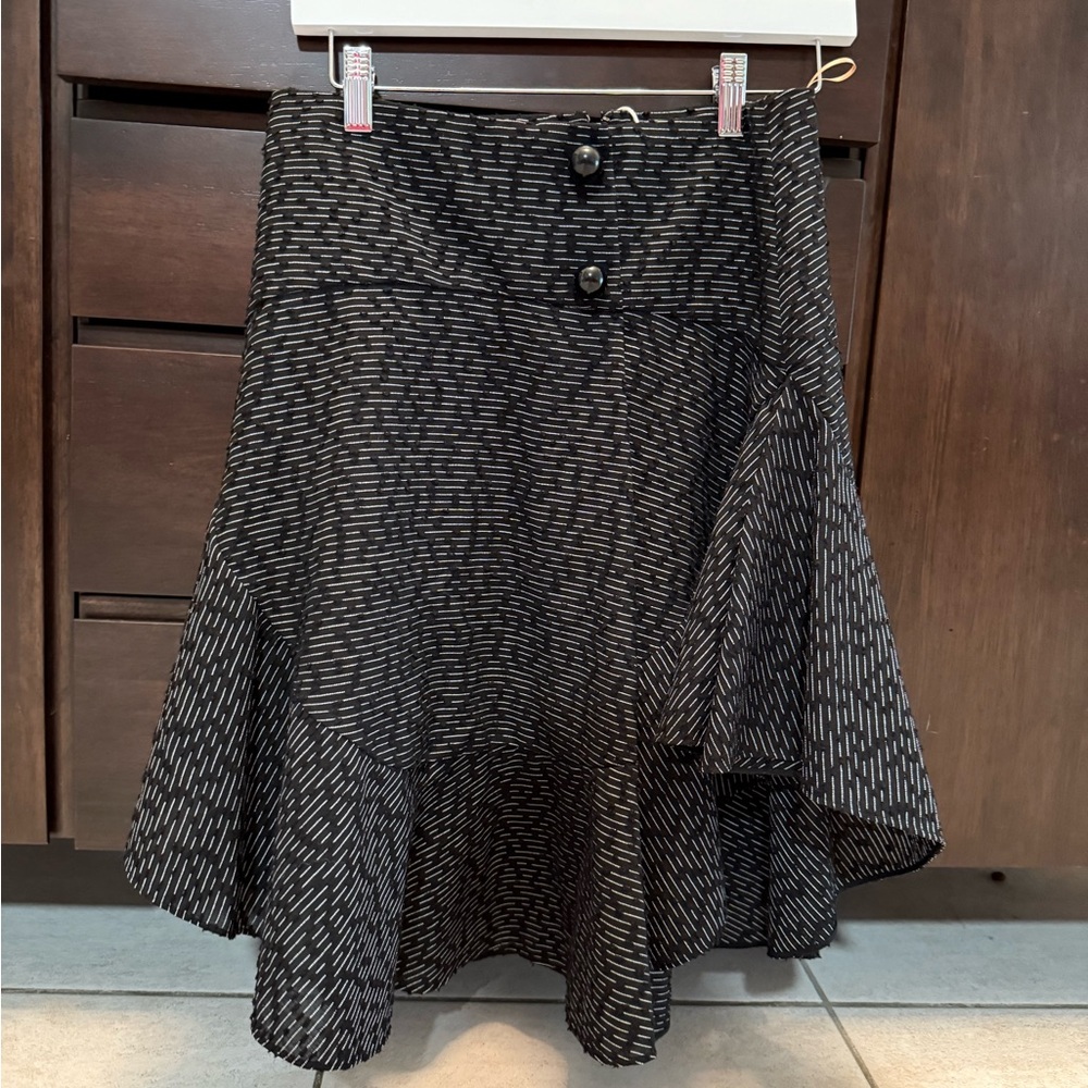 Chloe Black and White Asymmetrical Skirt size 38